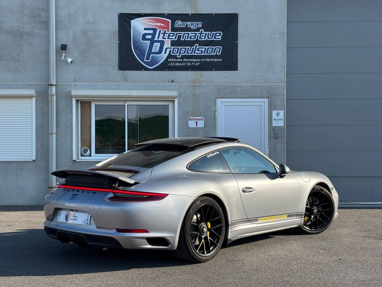 Porsche 911 991.2 Carrera 4 GTS coupé