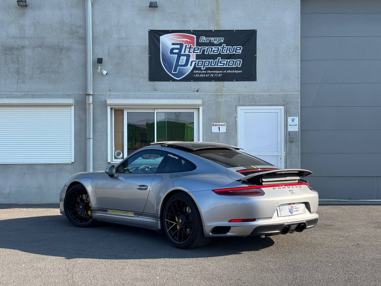 Porsche 911 991.2 Carrera 4 GTS coupé