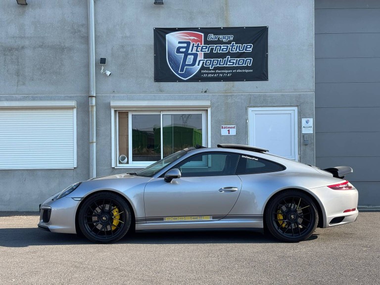 Porsche 911 991.2 Carrera 4 GTS coupé