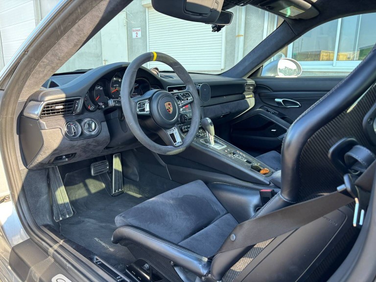 Porsche 911 991.2 Carrera 4 GTS coupé