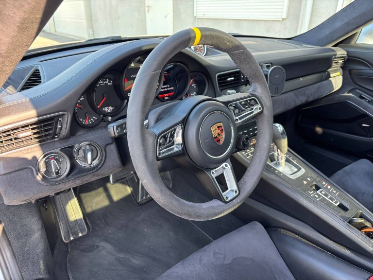 Porsche 911 991.2 Carrera 4 GTS coupé