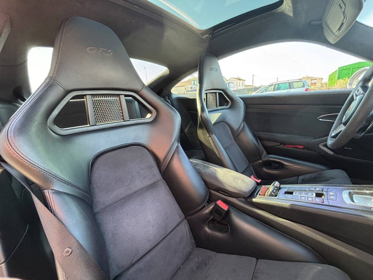 Porsche 911 991.2 Carrera 4 GTS coupé