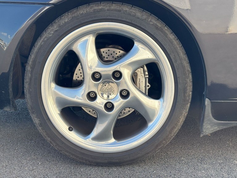 Porsche 996 Carrera 4 Millenium