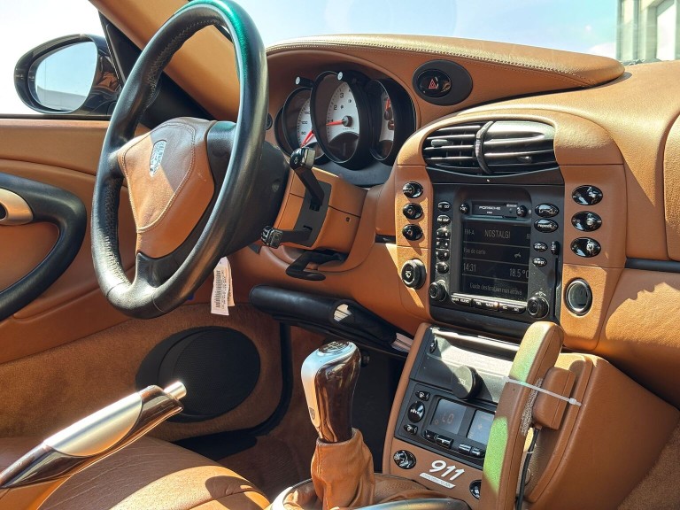 Porsche 996 Carrera 4 Millenium