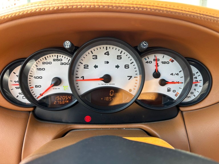 Porsche 996 Carrera 4 Millenium