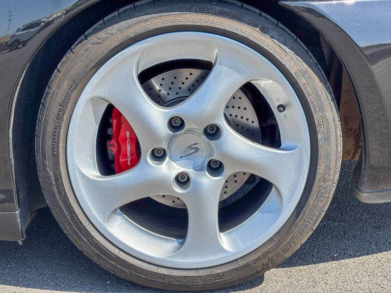 Porsche 911 996 phase2 Carrera 4S de 2006 3,6L 320cv