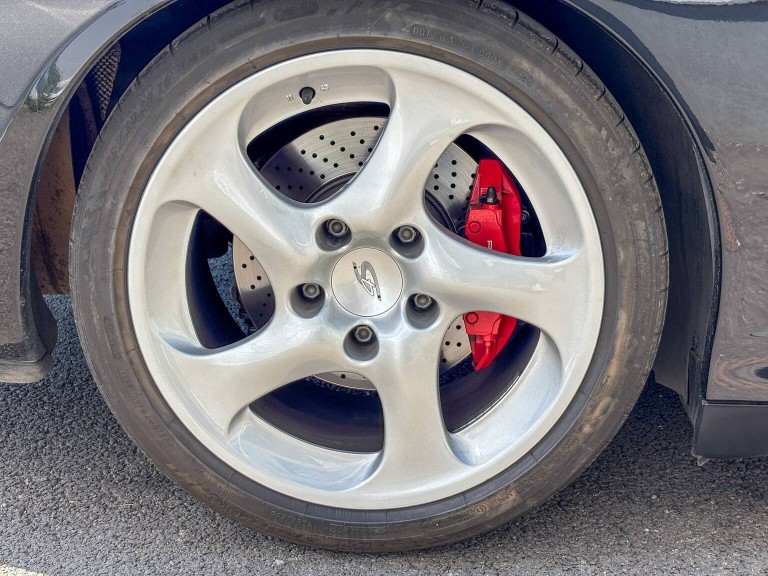 Porsche 911 996 phase2 Carrera 4S de 2006 3,6L 320cv