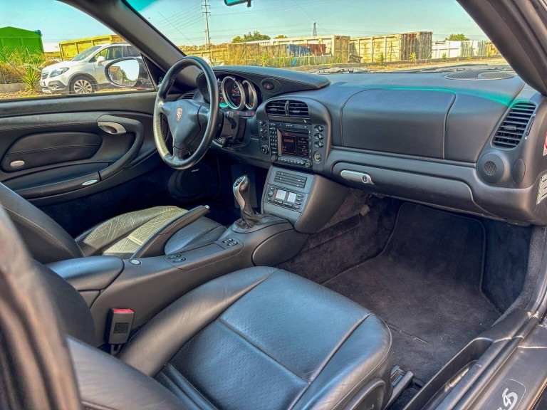 Porsche 911 996 phase2 Carrera 4S de 2006 3,6L 320cv