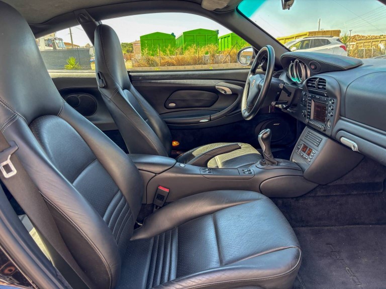 Porsche 911 996 phase2 Carrera 4S de 2006 3,6L 320cv